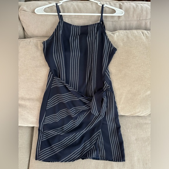 Cute short navy dress with white stripes and side tie - Picture 1 of 3
